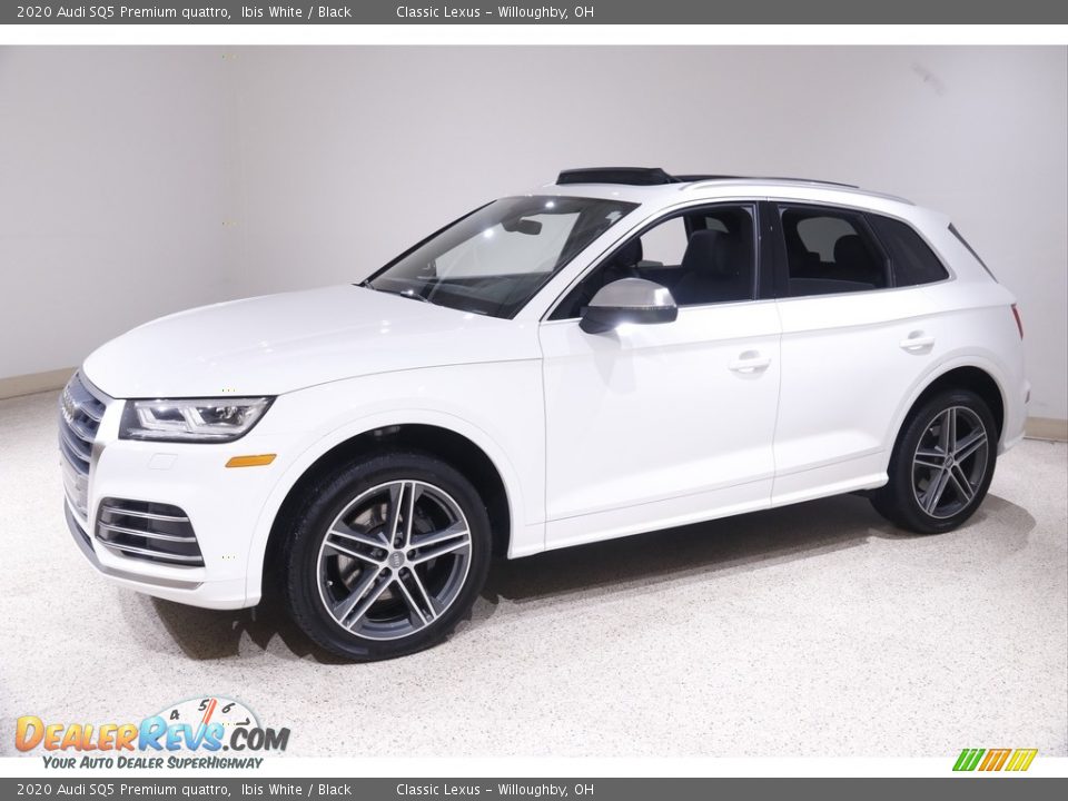 Front 3/4 View of 2020 Audi SQ5 Premium quattro Photo #3