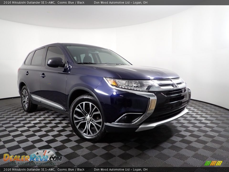 Front 3/4 View of 2016 Mitsubishi Outlander SE S-AWC Photo #2