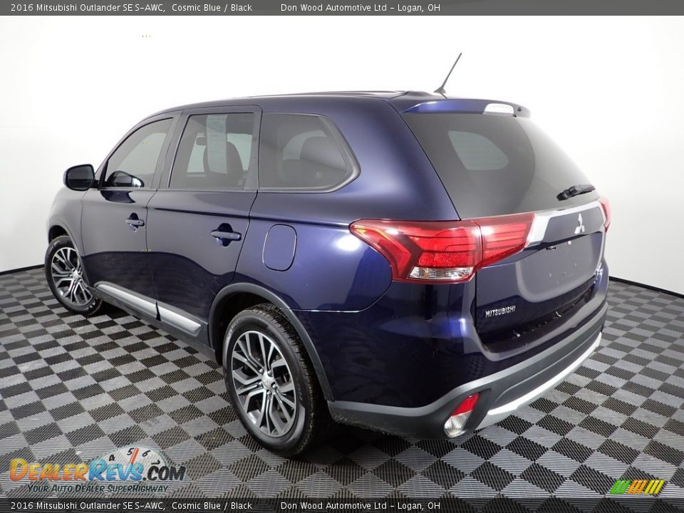 Cosmic Blue 2016 Mitsubishi Outlander SE S-AWC Photo #9