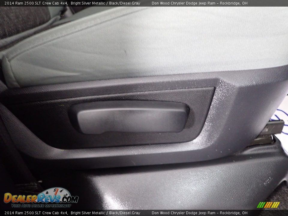 2014 Ram 2500 SLT Crew Cab 4x4 Bright Silver Metallic / Black/Diesel Gray Photo #32