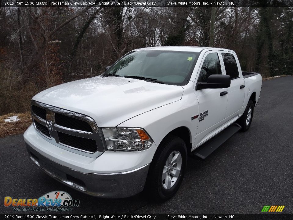 2019 Ram 1500 Classic Tradesman Crew Cab 4x4 Bright White / Black/Diesel Gray Photo #3