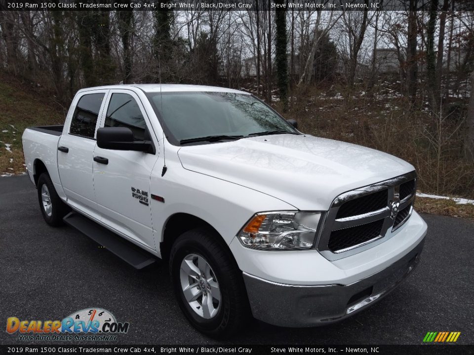 2019 Ram 1500 Classic Tradesman Crew Cab 4x4 Bright White / Black/Diesel Gray Photo #5