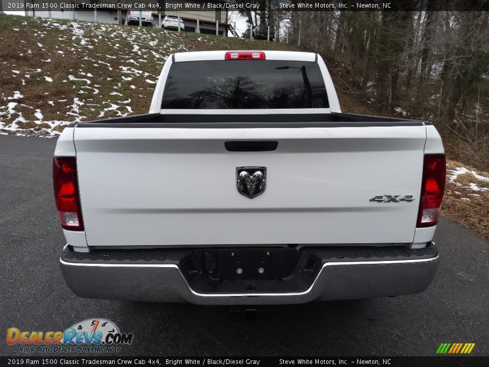 2019 Ram 1500 Classic Tradesman Crew Cab 4x4 Bright White / Black/Diesel Gray Photo #8