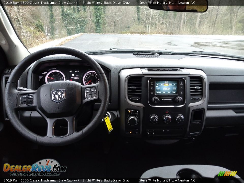 2019 Ram 1500 Classic Tradesman Crew Cab 4x4 Bright White / Black/Diesel Gray Photo #18