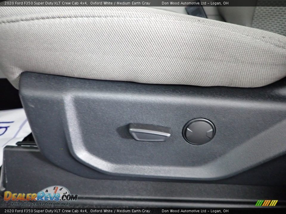 2020 Ford F350 Super Duty XLT Crew Cab 4x4 Oxford White / Medium Earth Gray Photo #16