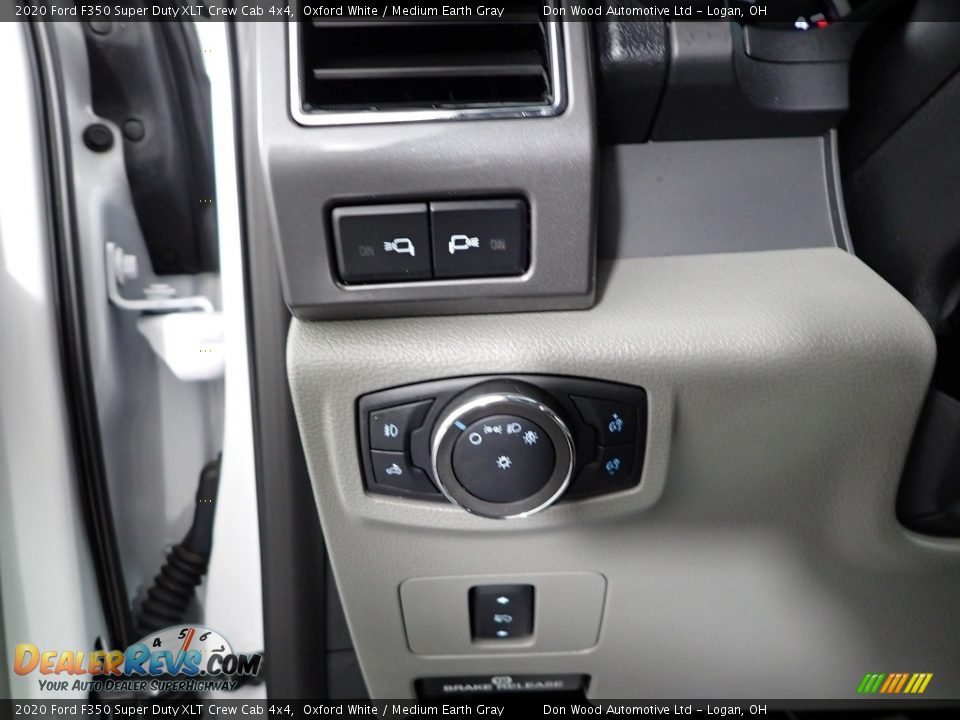 2020 Ford F350 Super Duty XLT Crew Cab 4x4 Oxford White / Medium Earth Gray Photo #18