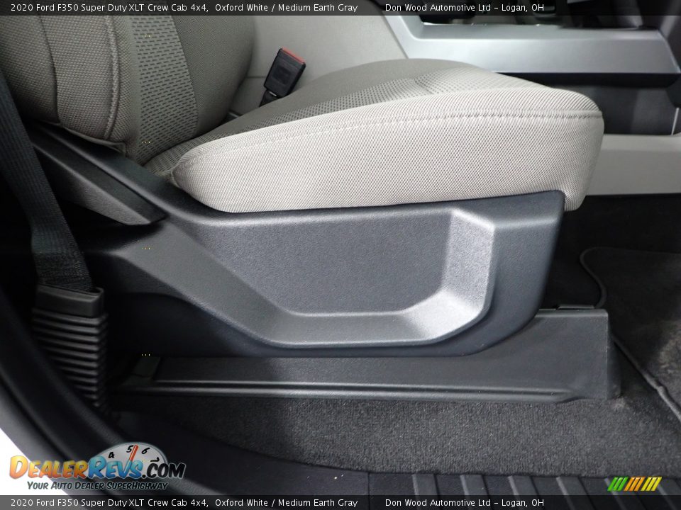 2020 Ford F350 Super Duty XLT Crew Cab 4x4 Oxford White / Medium Earth Gray Photo #33