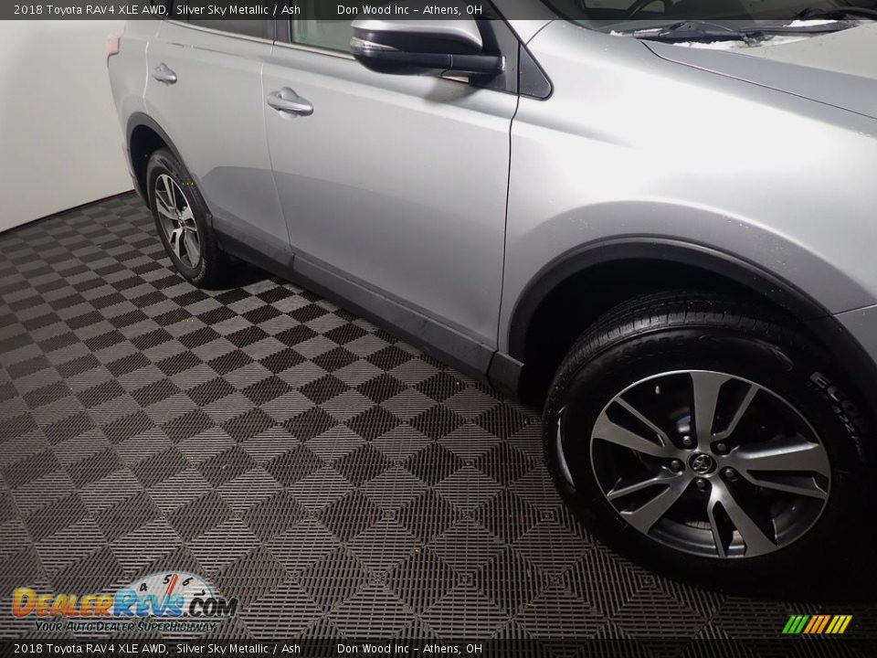 2018 Toyota RAV4 XLE AWD Silver Sky Metallic / Ash Photo #5