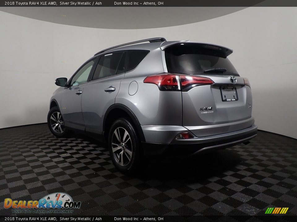 2018 Toyota RAV4 XLE AWD Silver Sky Metallic / Ash Photo #12