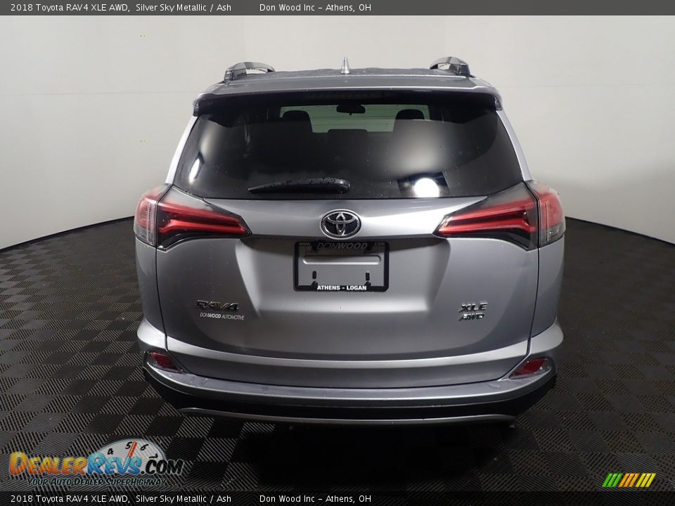2018 Toyota RAV4 XLE AWD Silver Sky Metallic / Ash Photo #14