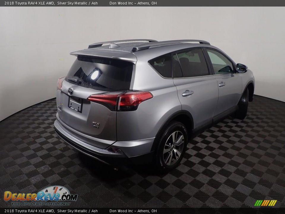 2018 Toyota RAV4 XLE AWD Silver Sky Metallic / Ash Photo #19