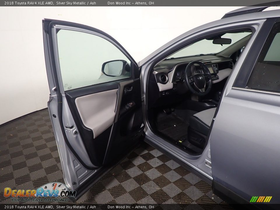 2018 Toyota RAV4 XLE AWD Silver Sky Metallic / Ash Photo #22