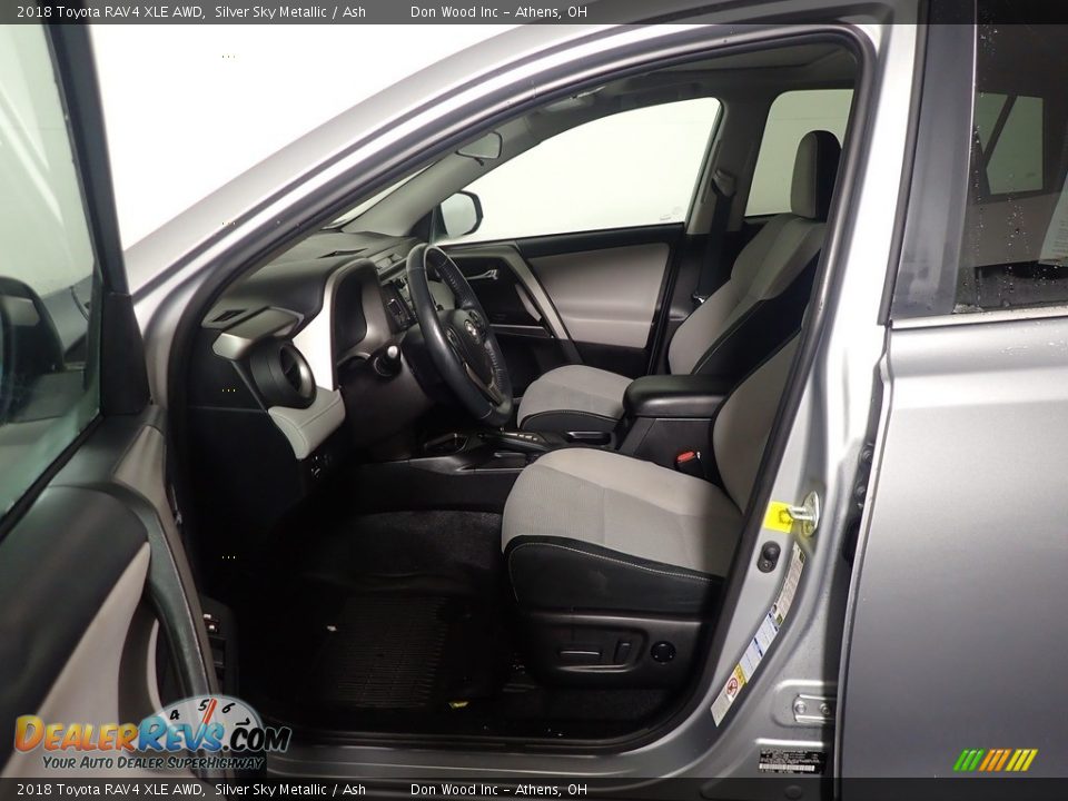 Ash Interior - 2018 Toyota RAV4 XLE AWD Photo #24