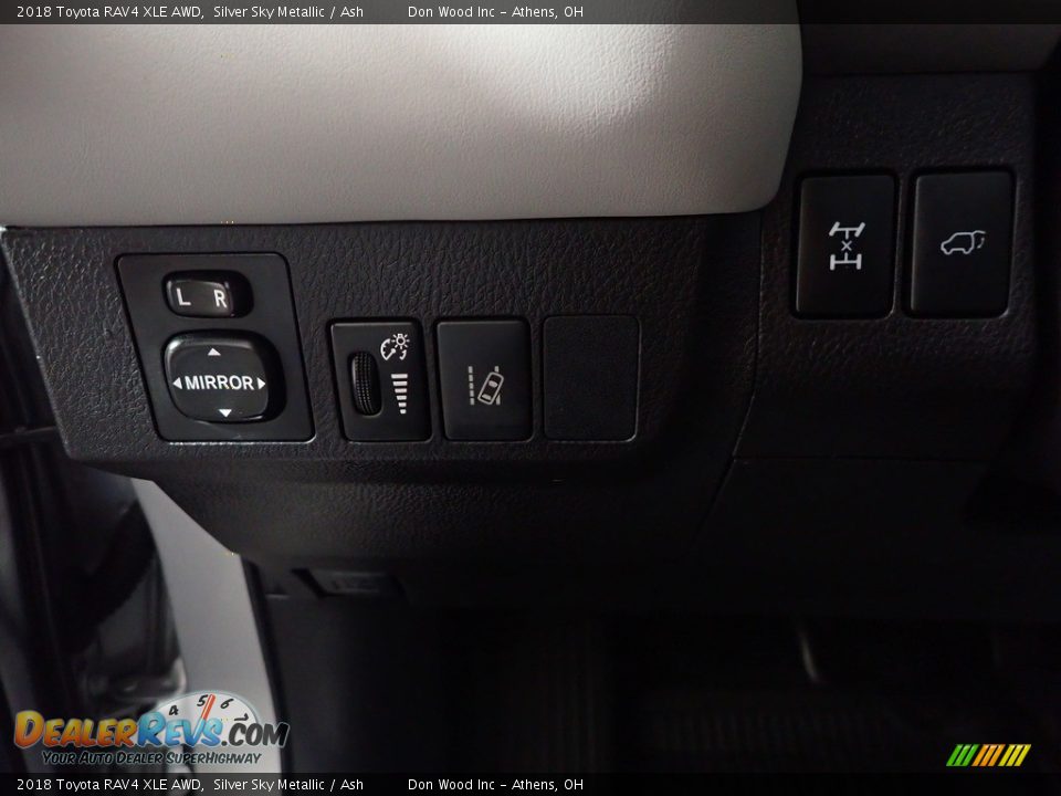 2018 Toyota RAV4 XLE AWD Silver Sky Metallic / Ash Photo #33