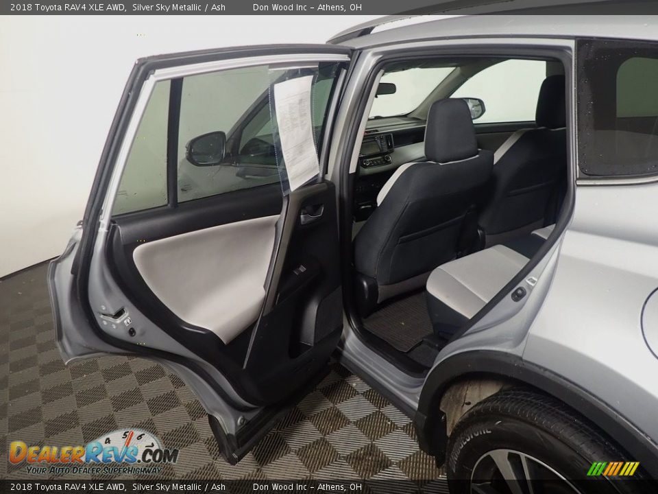 2018 Toyota RAV4 XLE AWD Silver Sky Metallic / Ash Photo #36