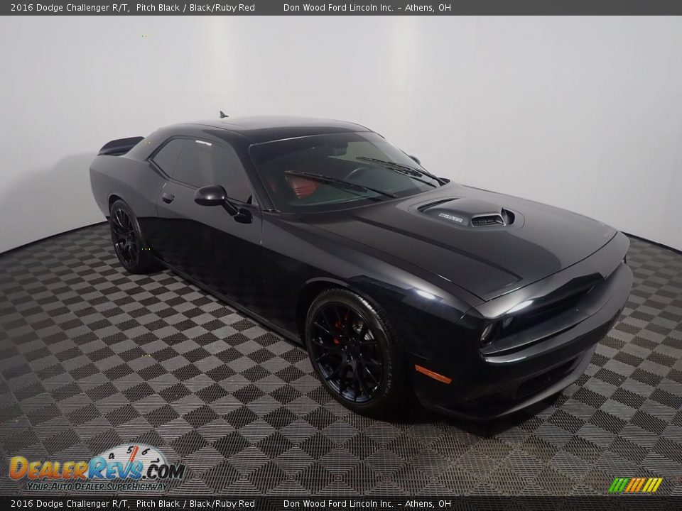 2016 Dodge Challenger R/T Pitch Black / Black/Ruby Red Photo #5