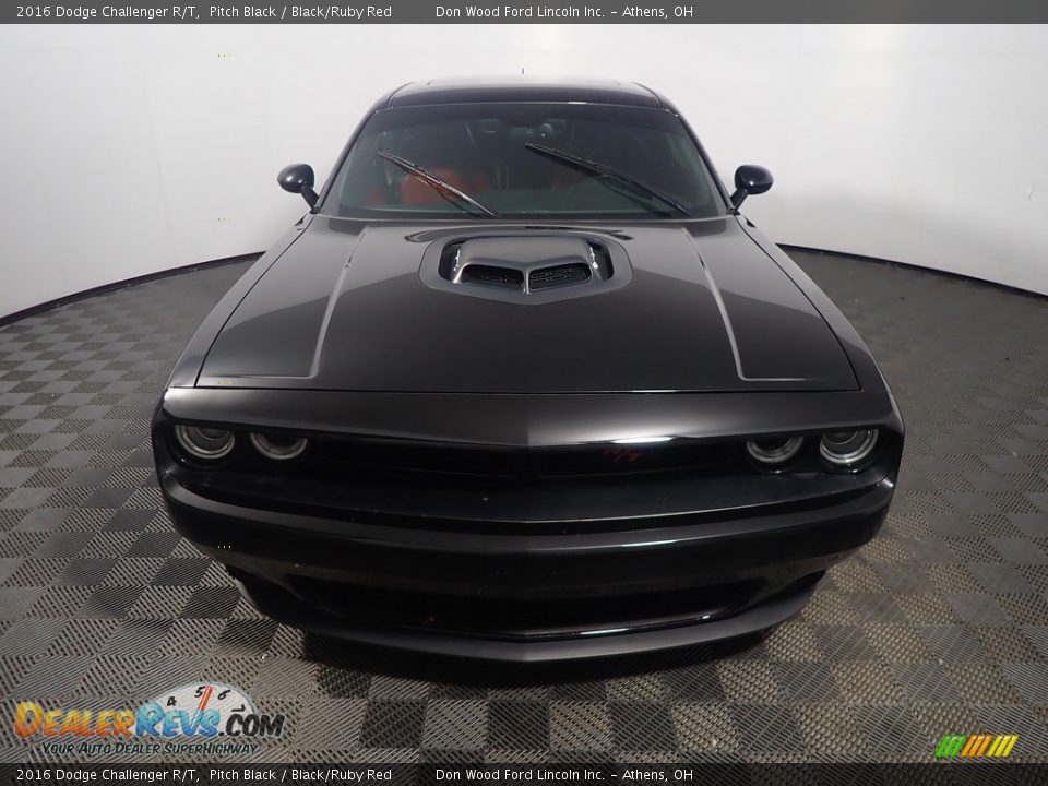 2016 Dodge Challenger R/T Pitch Black / Black/Ruby Red Photo #7
