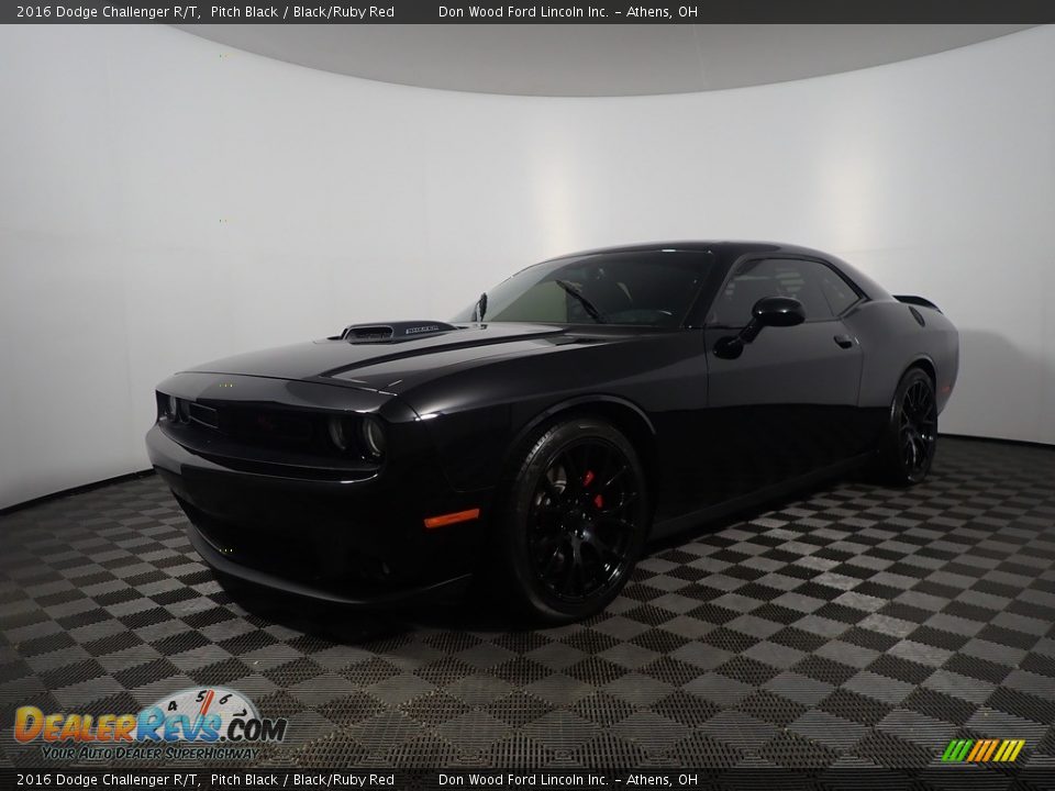 2016 Dodge Challenger R/T Pitch Black / Black/Ruby Red Photo #10