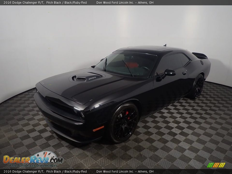2016 Dodge Challenger R/T Pitch Black / Black/Ruby Red Photo #11