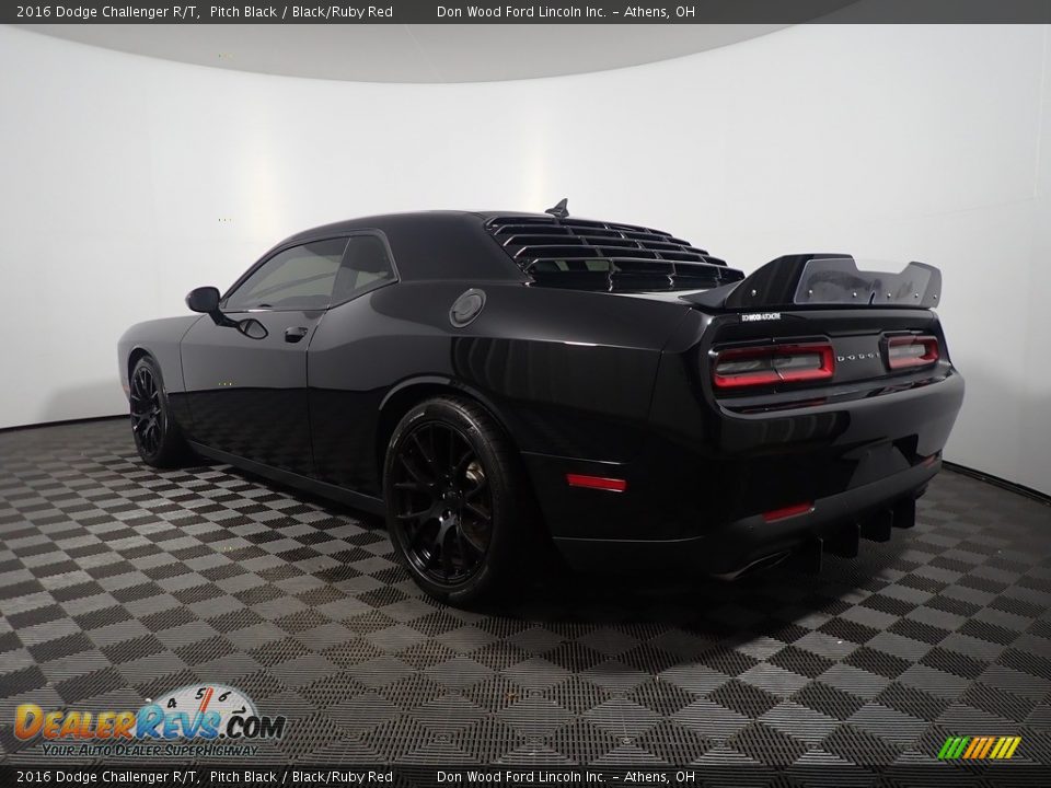 2016 Dodge Challenger R/T Pitch Black / Black/Ruby Red Photo #13