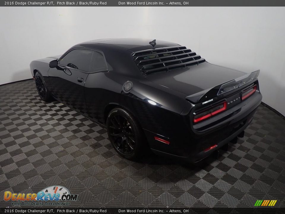 2016 Dodge Challenger R/T Pitch Black / Black/Ruby Red Photo #14