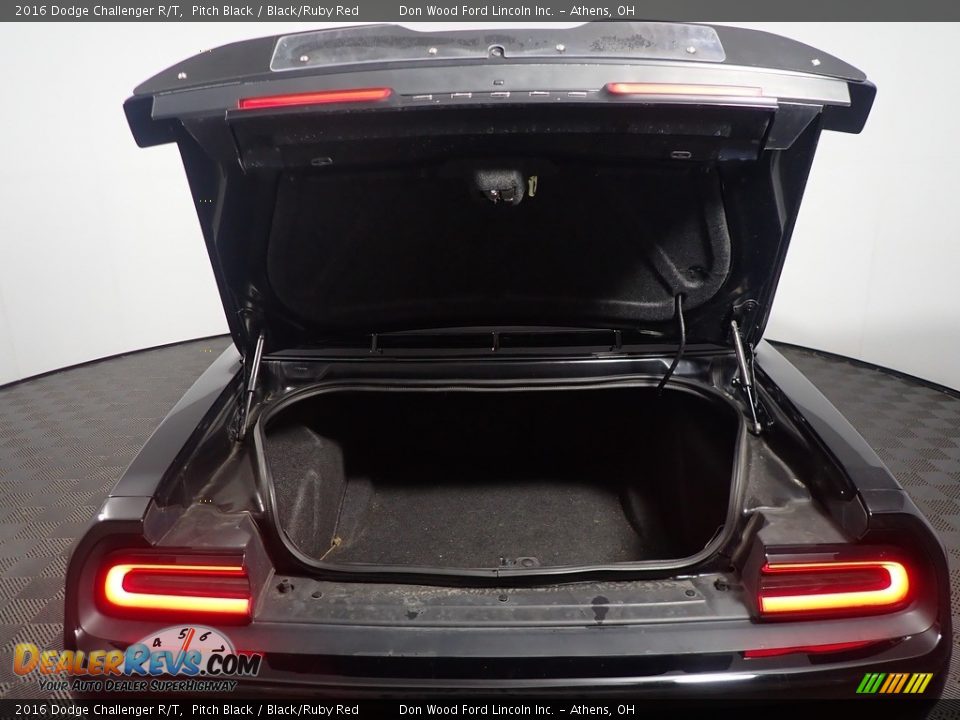 2016 Dodge Challenger R/T Pitch Black / Black/Ruby Red Photo #16