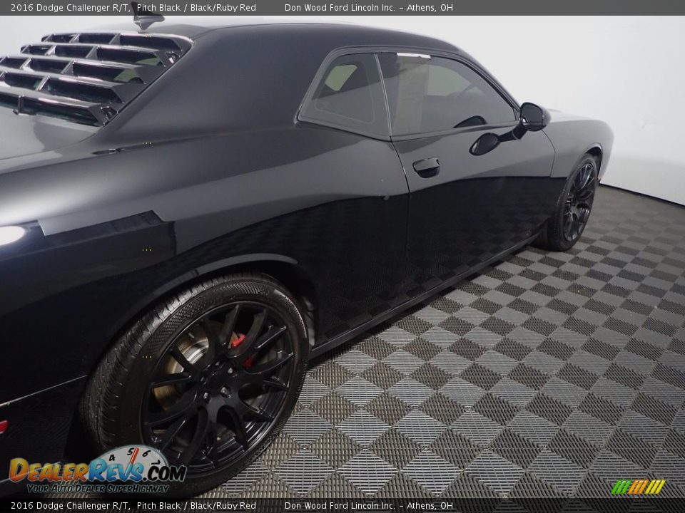 2016 Dodge Challenger R/T Pitch Black / Black/Ruby Red Photo #21