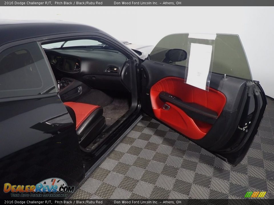 2016 Dodge Challenger R/T Pitch Black / Black/Ruby Red Photo #33