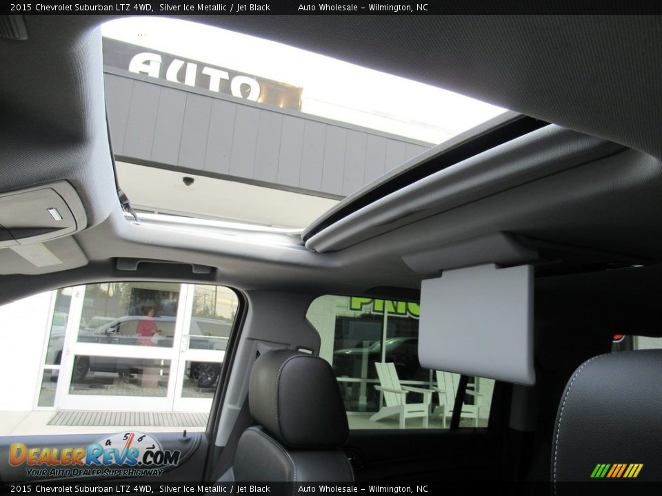 2015 Chevrolet Suburban LTZ 4WD Silver Ice Metallic / Jet Black Photo #11