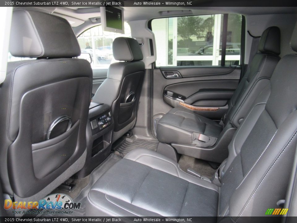 2015 Chevrolet Suburban LTZ 4WD Silver Ice Metallic / Jet Black Photo #12