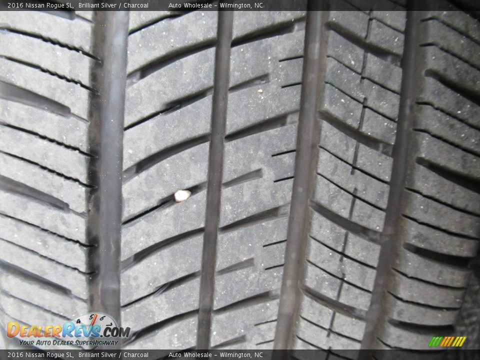 2016 Nissan Rogue SL Brilliant Silver / Charcoal Photo #13