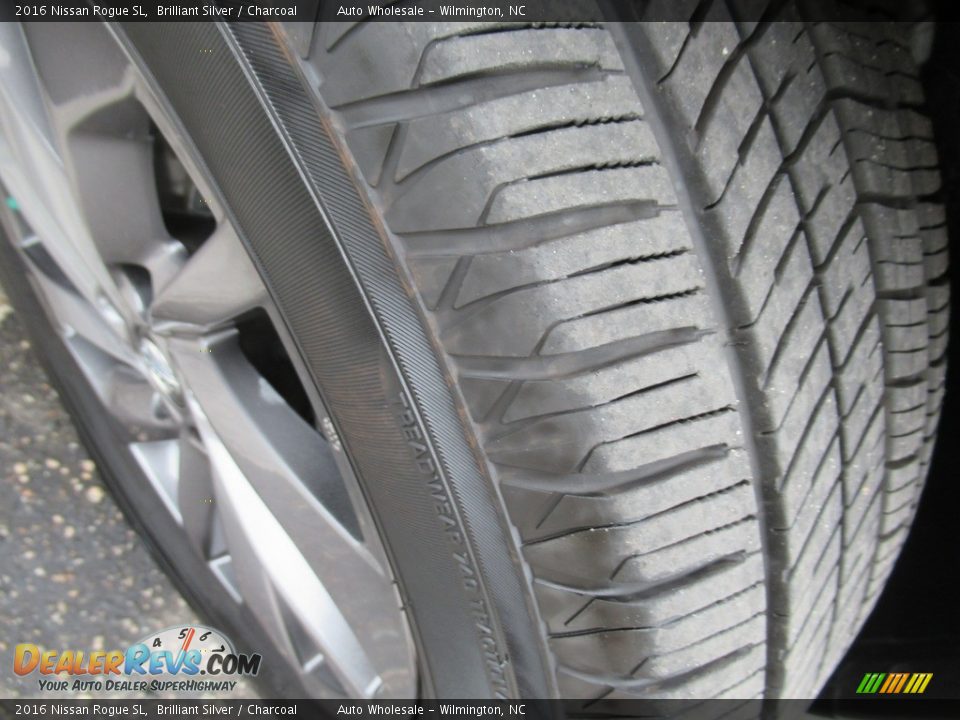 2016 Nissan Rogue SL Brilliant Silver / Charcoal Photo #14
