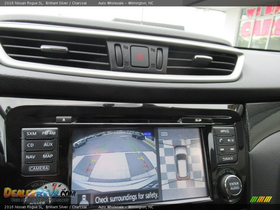 2016 Nissan Rogue SL Brilliant Silver / Charcoal Photo #17