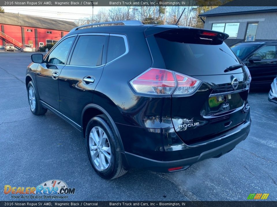 2016 Nissan Rogue SV AWD Magnetic Black / Charcoal Photo #8