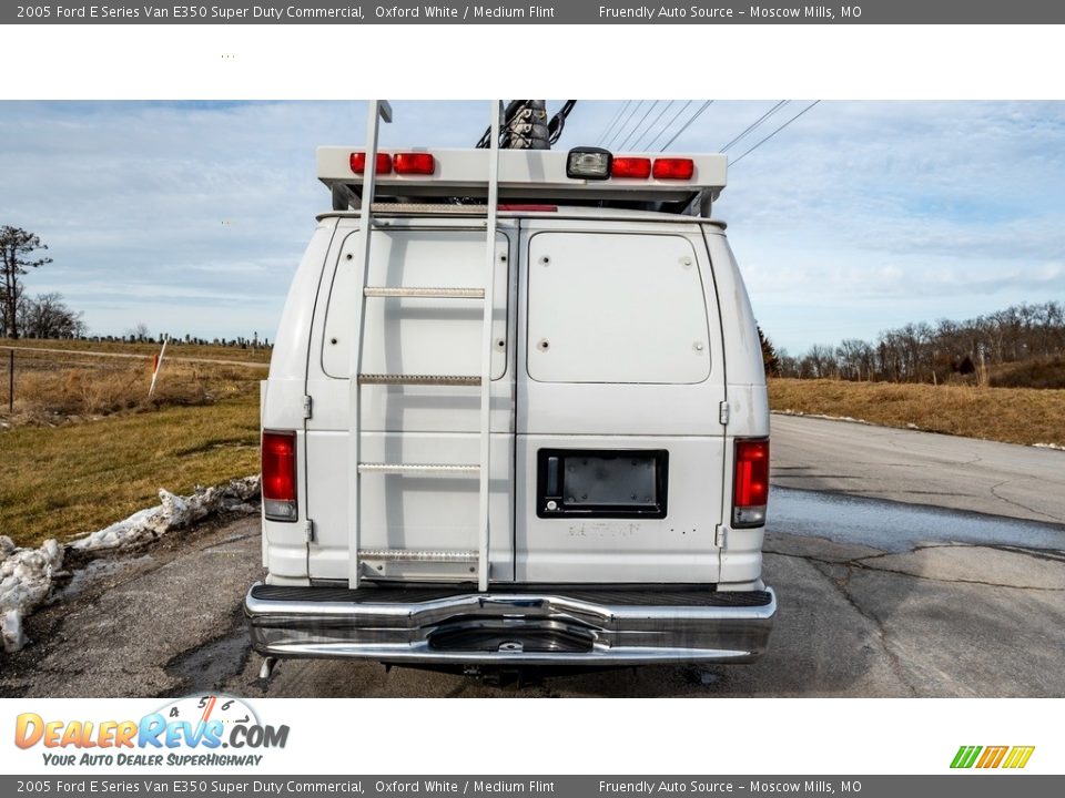 2005 Ford E Series Van E350 Super Duty Commercial Oxford White / Medium Flint Photo #8