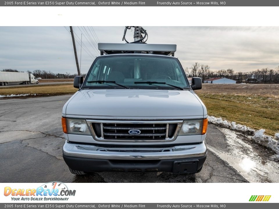 2005 Ford E Series Van E350 Super Duty Commercial Oxford White / Medium Flint Photo #13