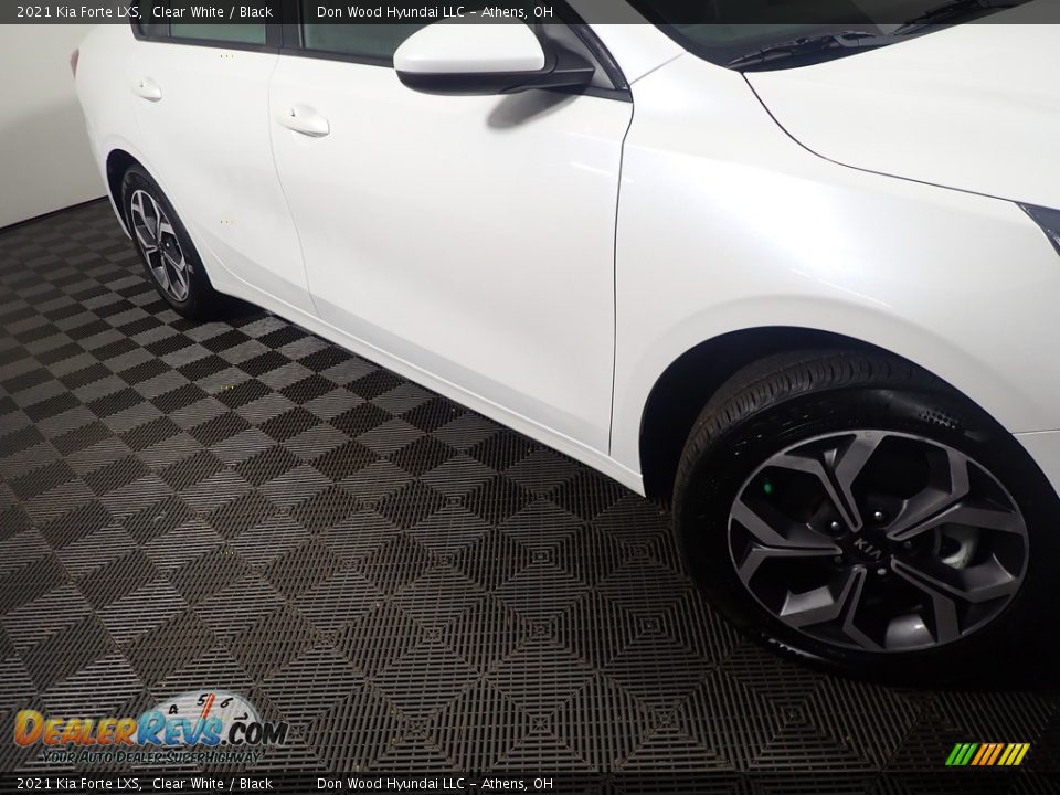 2021 Kia Forte LXS Clear White / Black Photo #4