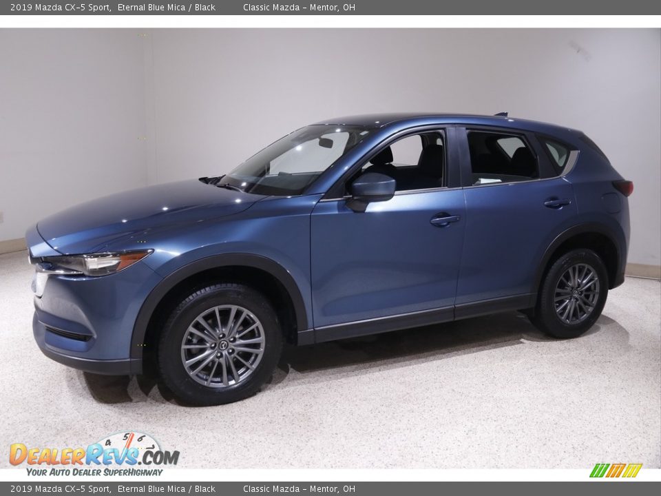 Front 3/4 View of 2019 Mazda CX-5 Sport Photo #3