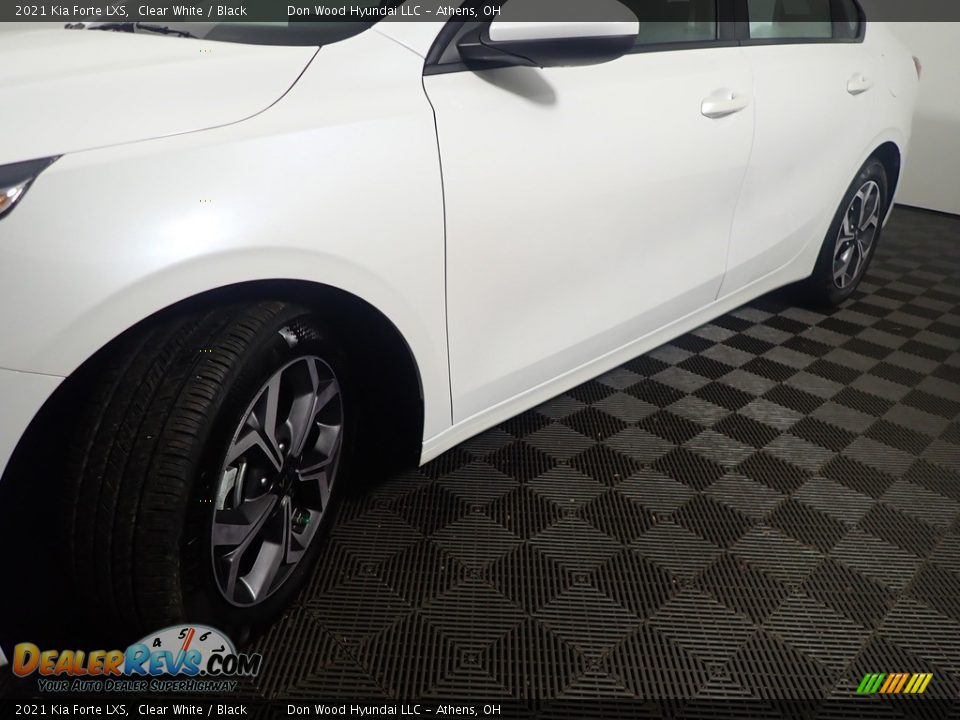 2021 Kia Forte LXS Clear White / Black Photo #10
