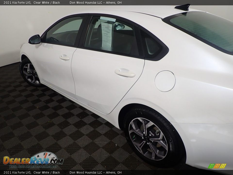 2021 Kia Forte LXS Clear White / Black Photo #18