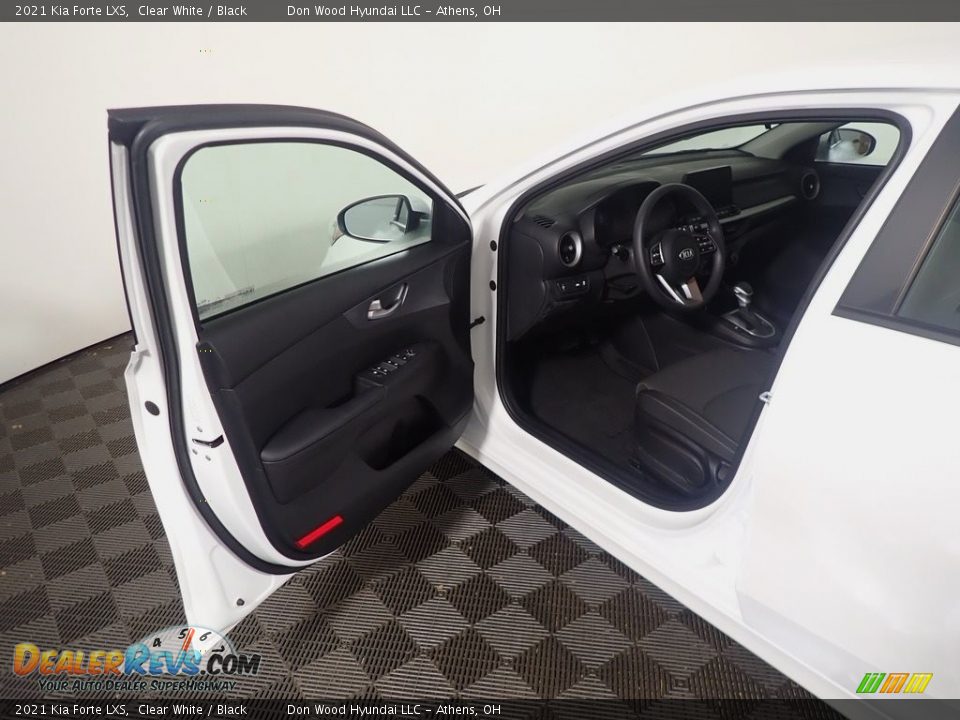 2021 Kia Forte LXS Clear White / Black Photo #23