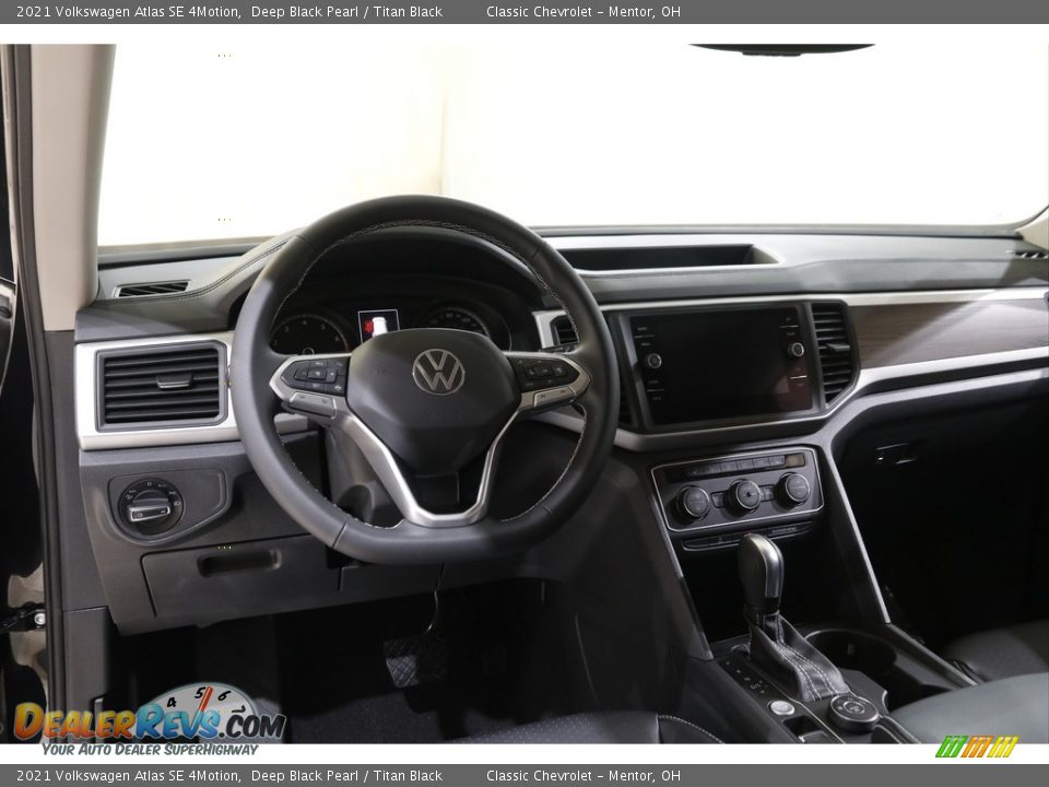 2021 Volkswagen Atlas SE 4Motion Deep Black Pearl / Titan Black Photo #6