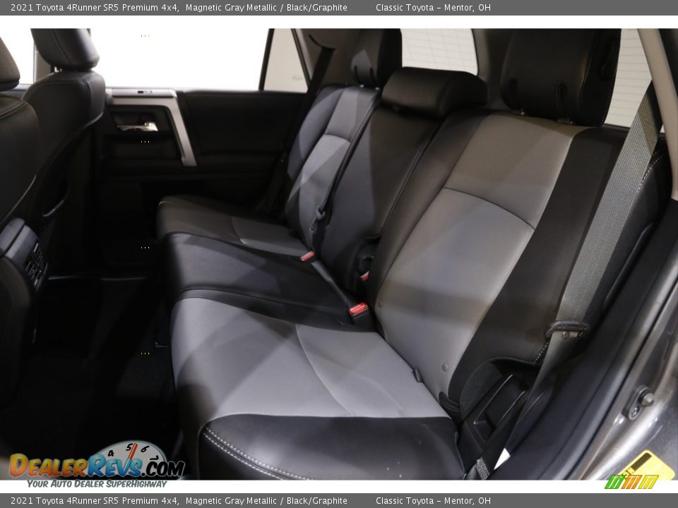 2021 Toyota 4Runner SR5 Premium 4x4 Magnetic Gray Metallic / Black/Graphite Photo #18