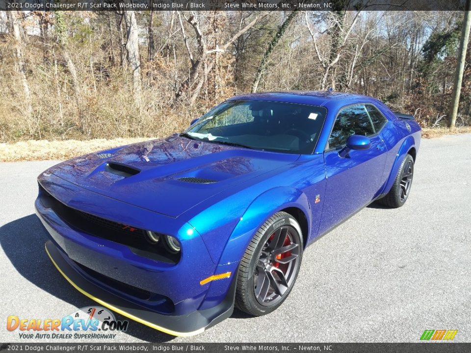 Front 3/4 View of 2021 Dodge Challenger R/T Scat Pack Widebody Photo #2