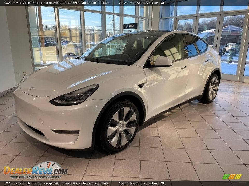 Front 3/4 View of 2021 Tesla Model Y Long Range AWD Photo #1