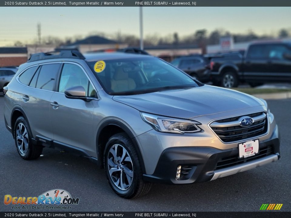 Front 3/4 View of 2020 Subaru Outback 2.5i Limited Photo #16