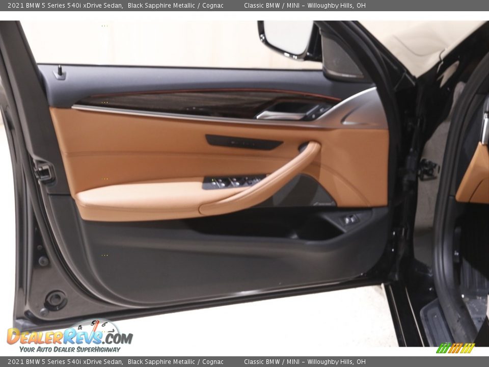 Door Panel of 2021 BMW 5 Series 540i xDrive Sedan Photo #5