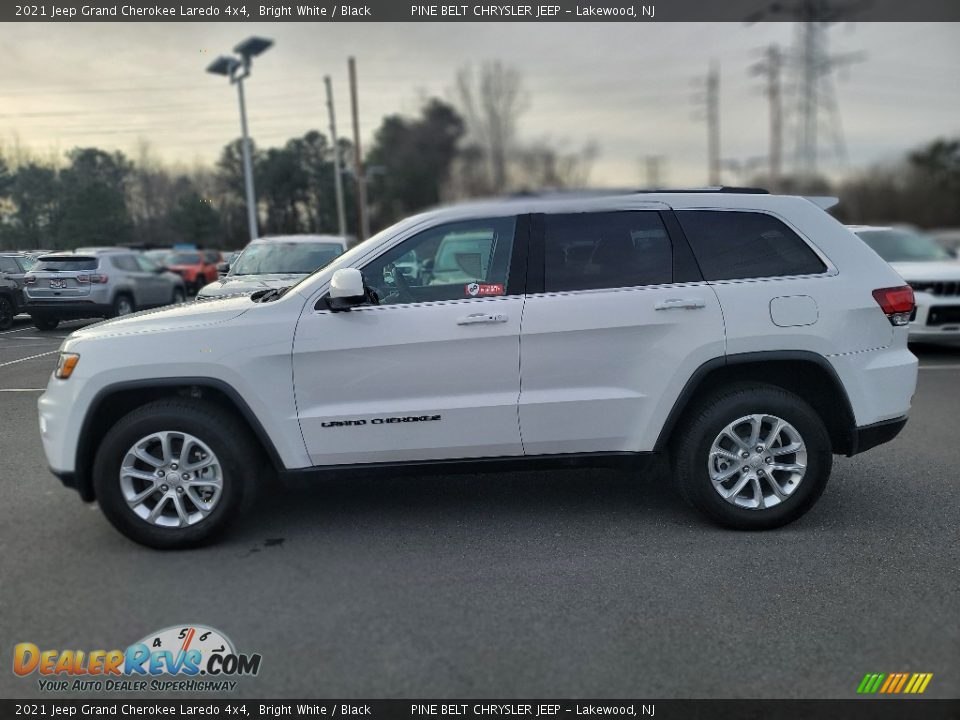 2021 Jeep Grand Cherokee Laredo 4x4 Bright White / Black Photo #13