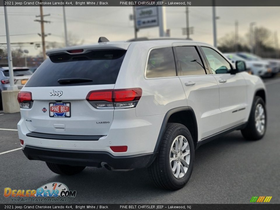 2021 Jeep Grand Cherokee Laredo 4x4 Bright White / Black Photo #18