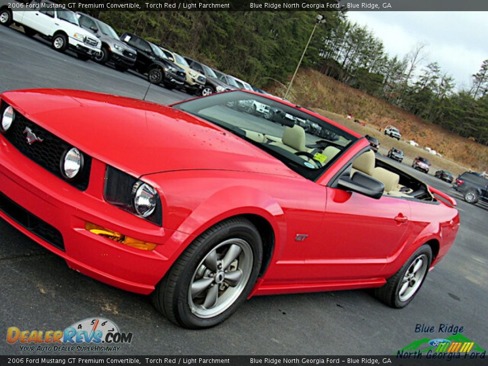 2006 Ford Mustang GT Premium Convertible Torch Red / Light Parchment Photo #23